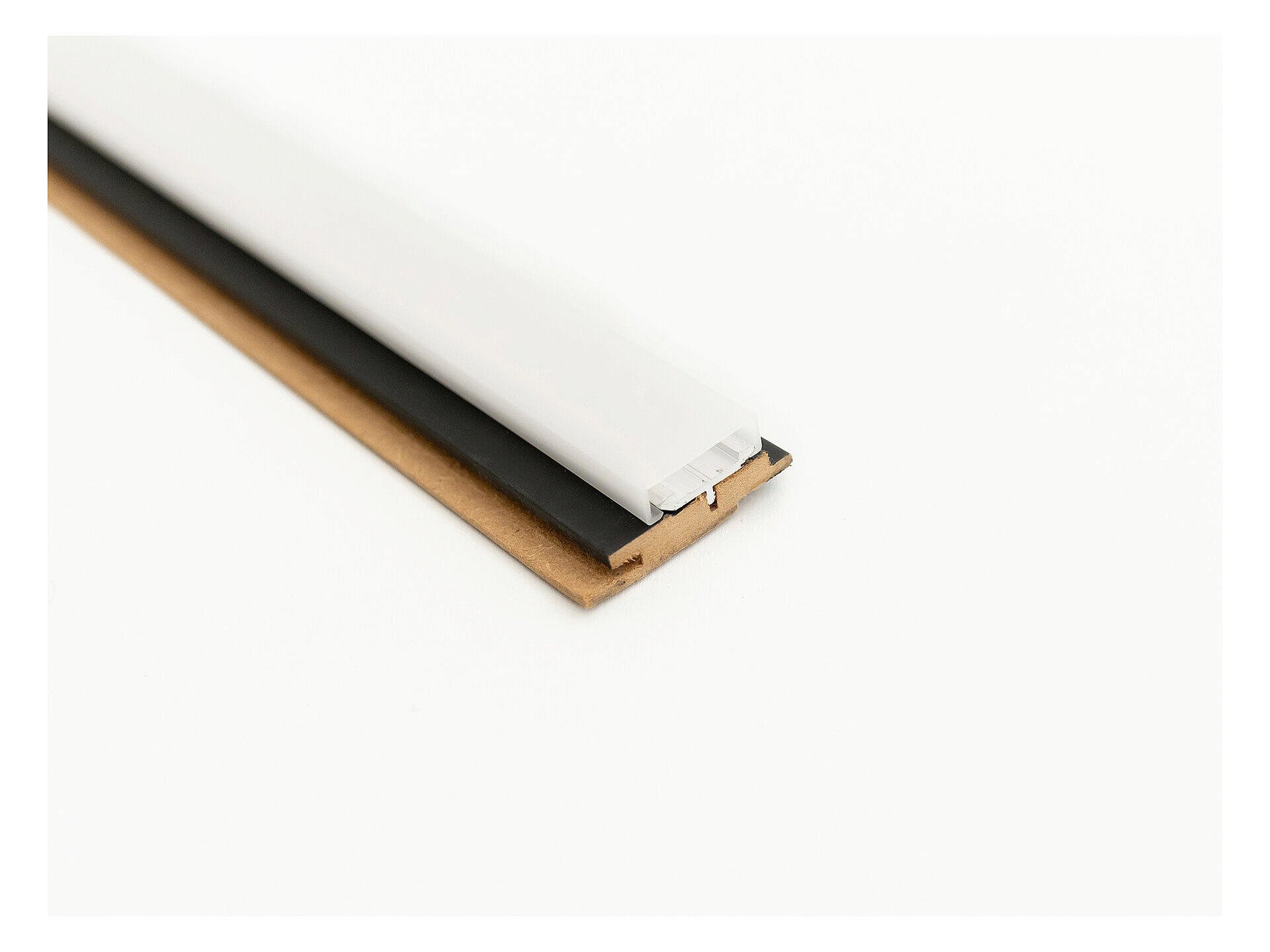 Maestro Latt profil de base 2x5,4x277 cm noir + profil LED PVC brut